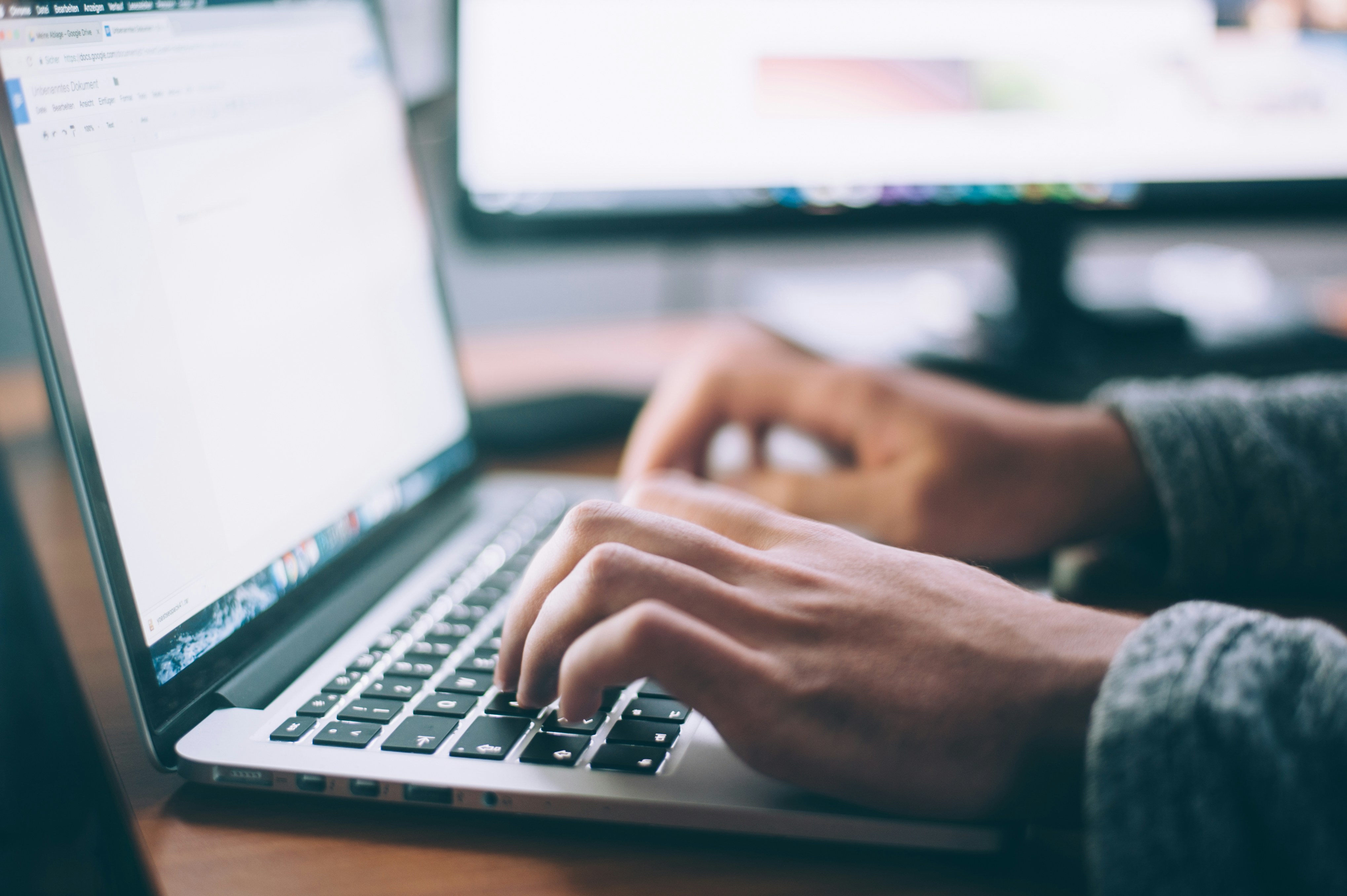 How to become a pro web designer in 2022 and get remote job?