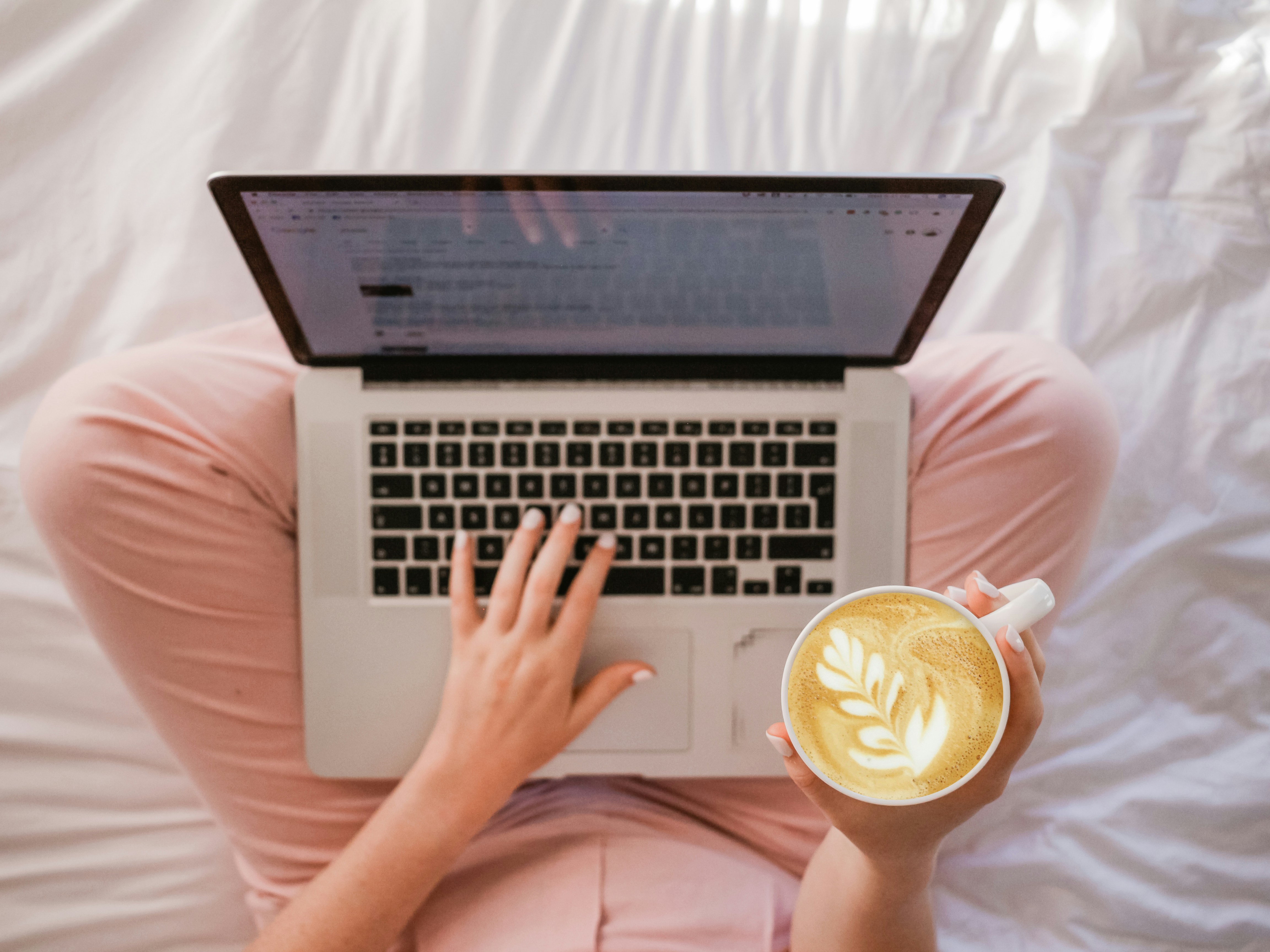 How to become a pro web designer in 2022 and get remote job?